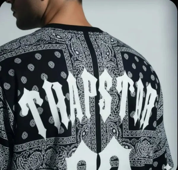BLACKLIT TRAPSTAR 2X Black Bandana Puff Print T-shirt